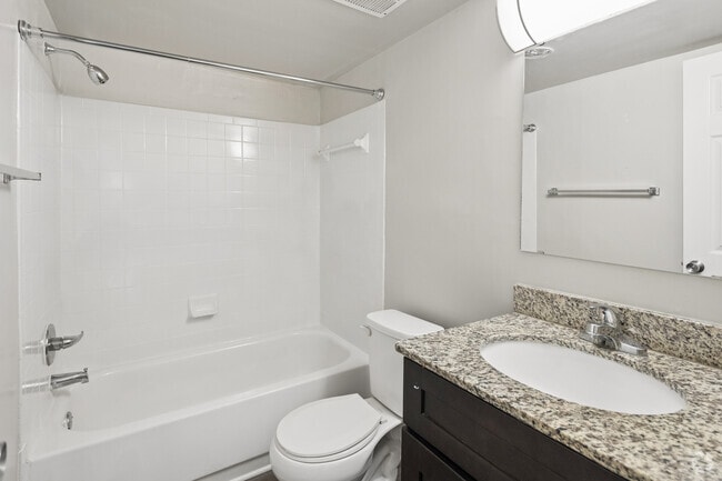 3BR, 1BA - 1,010SF - Bathroom