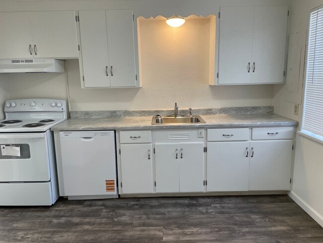 Photo - Updated Duplex in Great Location!!