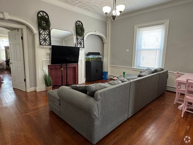 Building Photo - 60 Summit St Unit 1L Rental