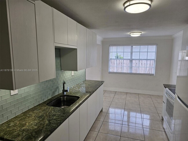 Photo - 651 SW 66th Ave