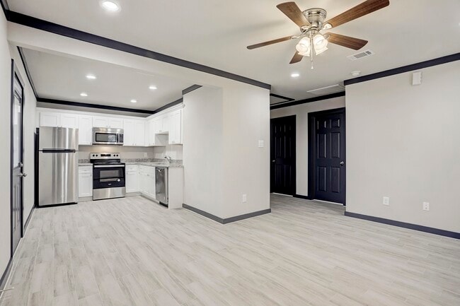 Photo - 4606 Denmark St