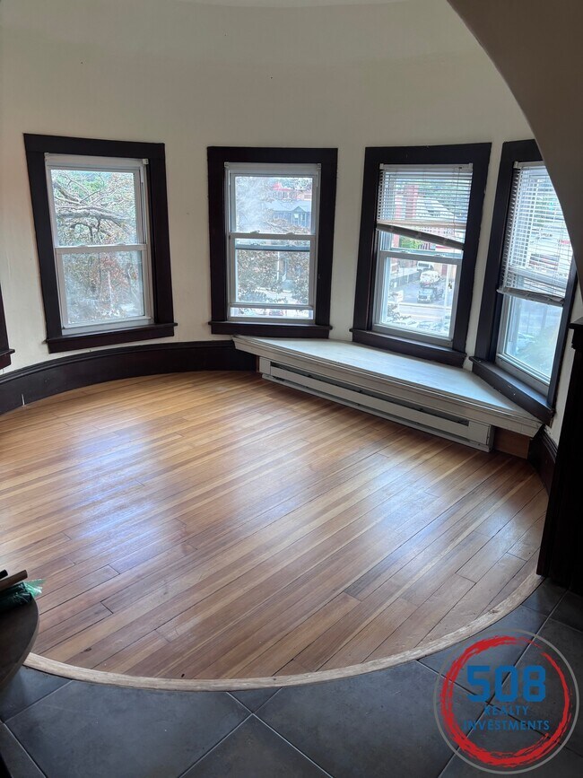 Photo - 667 Southbridge St Unit 3