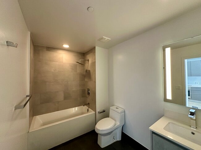 Photo - 218 NW 34th St Unit S4