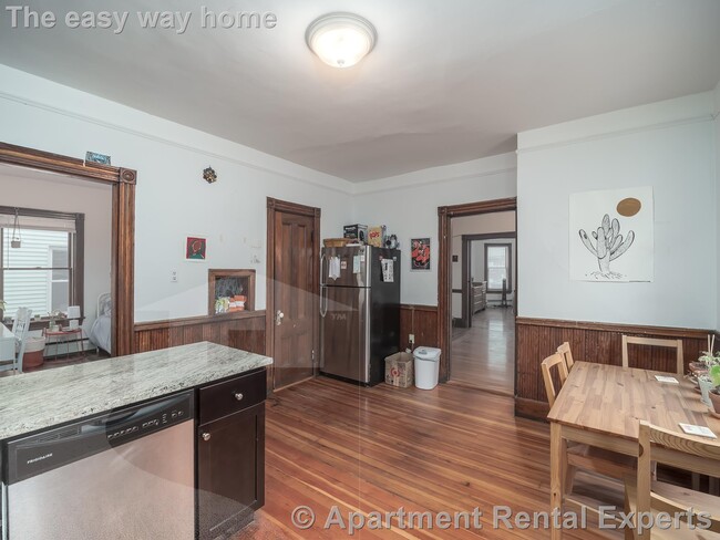 Photo - 318 Beacon St Unit #2