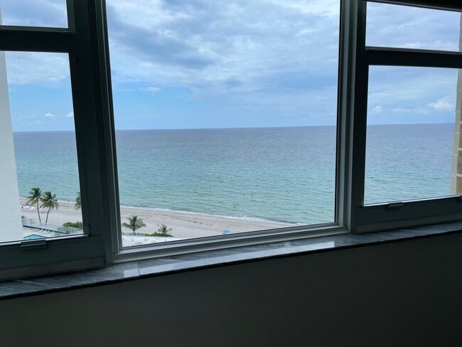 Building Photo - 3180 S Ocean Dr Unit 1102