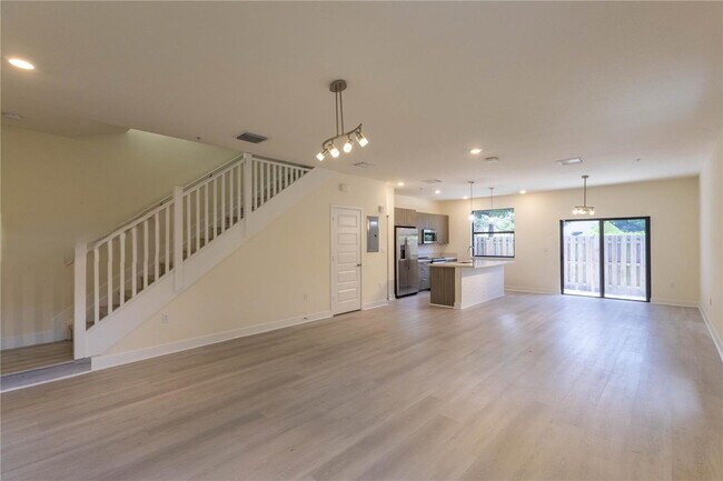 Photo - 10407 NW 82nd St