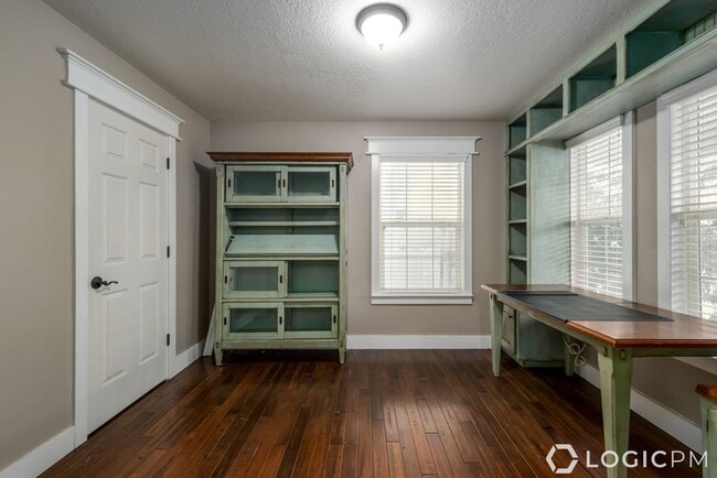 Photo - 376 W Concord Pl