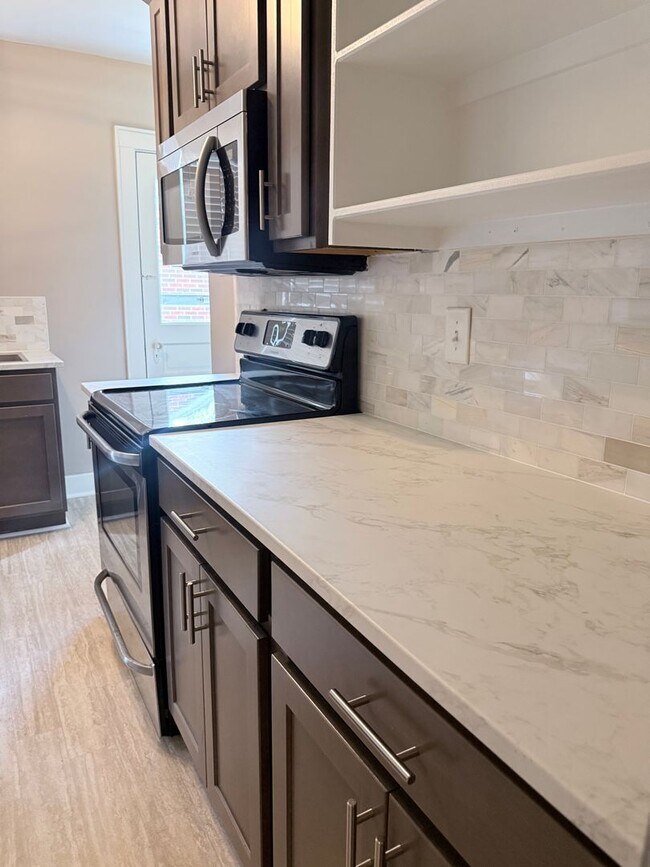 1410 Calvin Ave Unit 1410 Calvin Ave Unit b