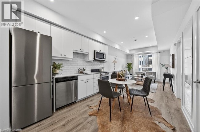 Photo - 247 Northfield Dr E Unité 210