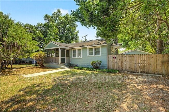 Photo - 2149 Vermont Ave