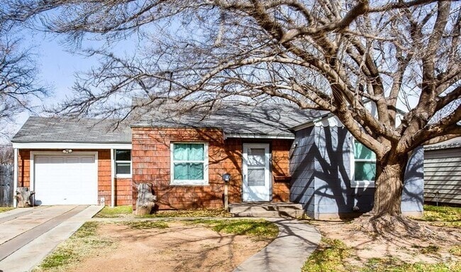 Building Photo - 2 Bedroom 1 bath in the Heart of Lubbock! Rental