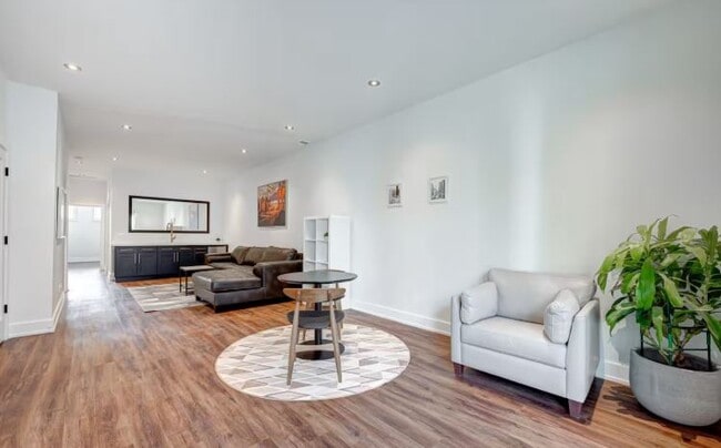 Photo - 2521 S Throop St Unit B