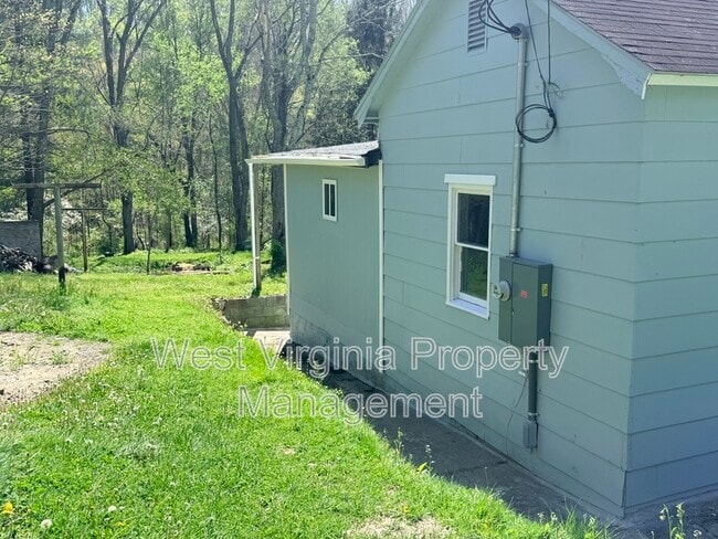 Building Photo - 110 Peck Ct