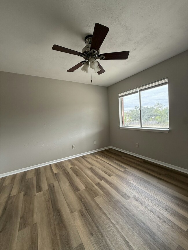 Photo - 1690 Hofheinz St Unit B2