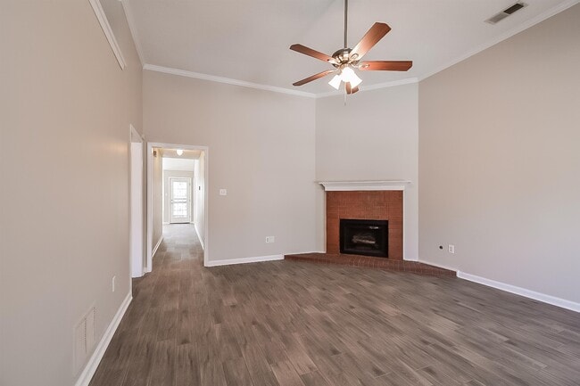 Photo - 610 W Ashley Glen Cir