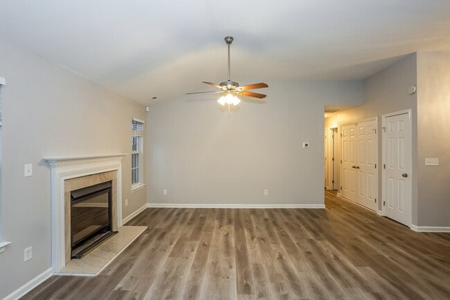 Photo - 6235 Red Clover Ln