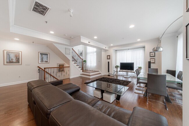 Photo - 11 Washington Pl Unit 201