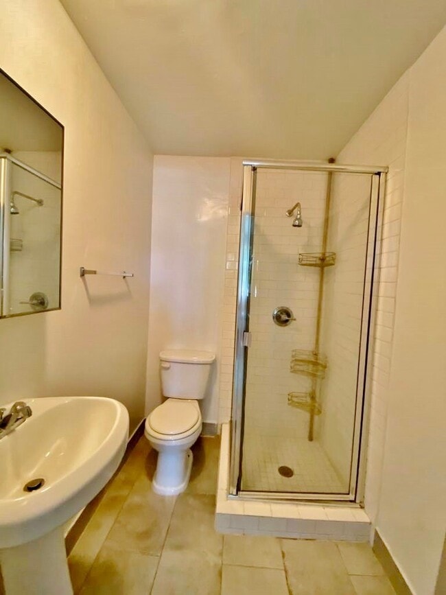 Photo - 1114 N Poinsettia Pl