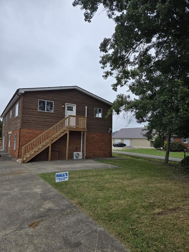 Building Photo - 126 Township Rd 1151 Unit Apt C
