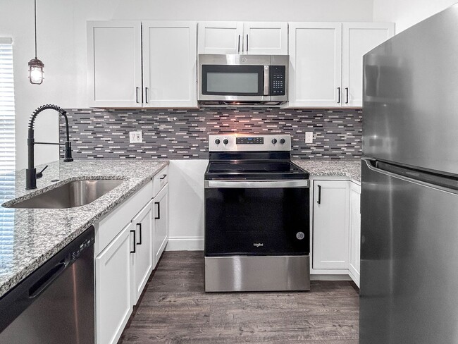 Photo - Newly Renovated 2-Bedroom Duplex Near Down...