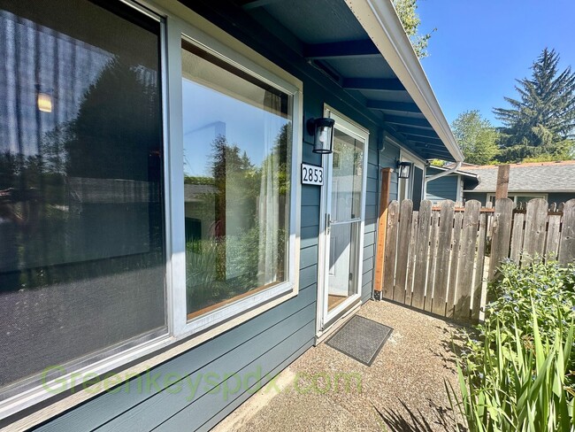 Awesome 2-Bedroom Condo Near Multnomah Vil... - Awesome 2-Bedroom Condo Near Multnomah Vil...
