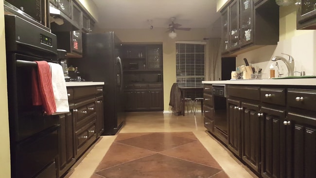 Photo - 825 Skylark Dr