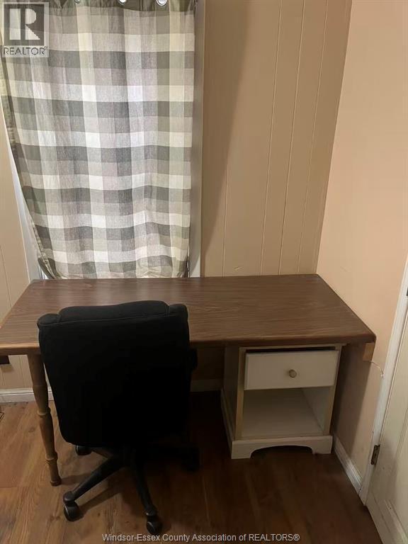 Photo - 3155 Peter St