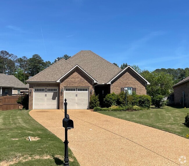 Building Photo - Wonderful 3/2 in Oxford MS Rental