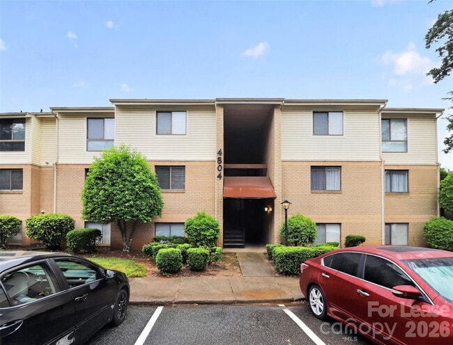 Building Photo - 4804 Spring Lake Dr Unit C