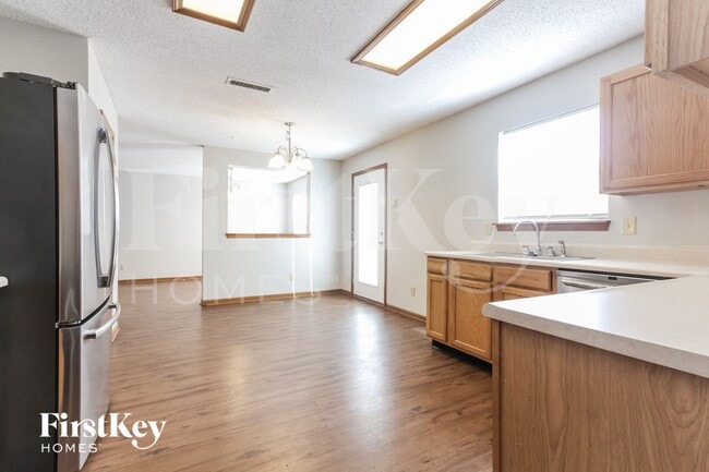 301 Sunbeam Ln