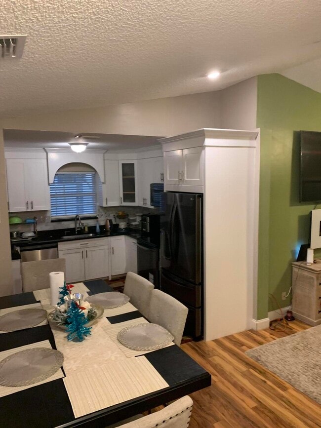 Photo - 1345 W 34th St