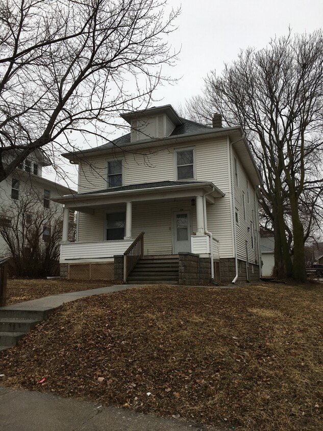 Photo - 122 N 35th St (Omaha, NE)