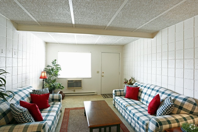 1 habitación - Sala de estar - Bedford Meadows