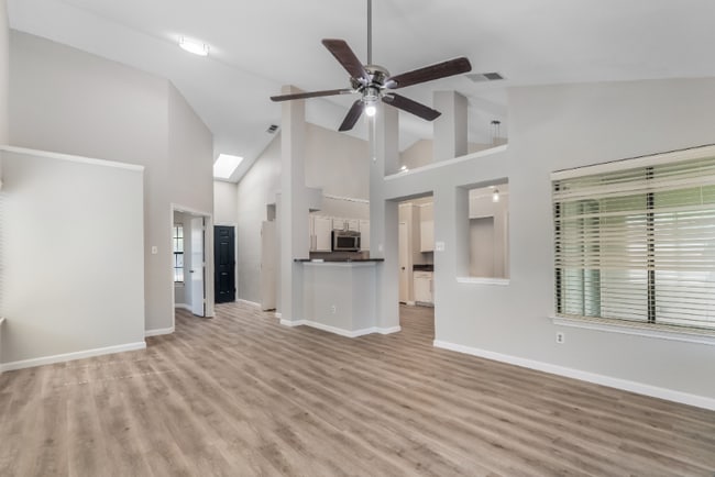 Photo - 821 Meadowdale Rd