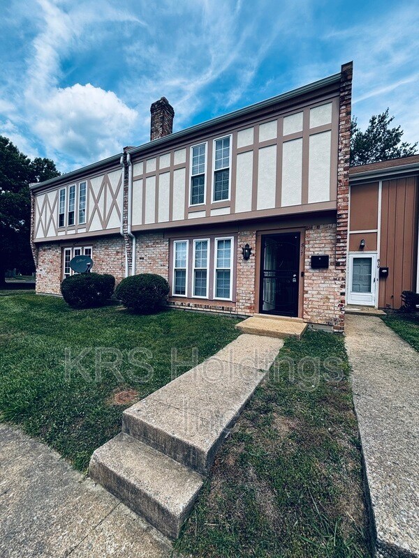 Photo - 817 Pleasant St