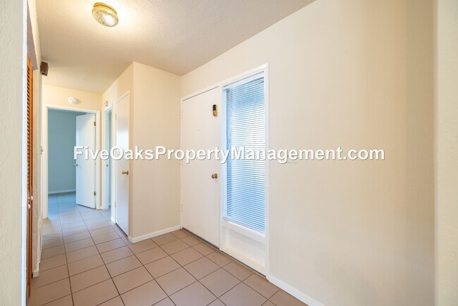 Photo - 7829 Wooddale Way