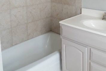 Bath with Shower & Tub - 127 1/2 S 7th St