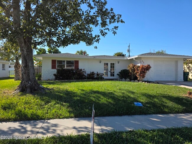 Building Photo - 825 2nd St