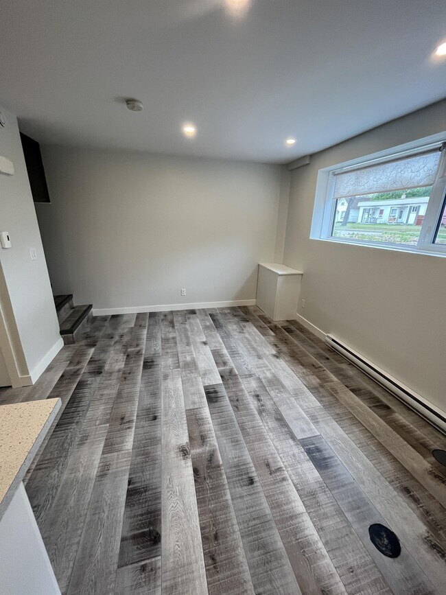 Photo - 1029 Burrows Ave