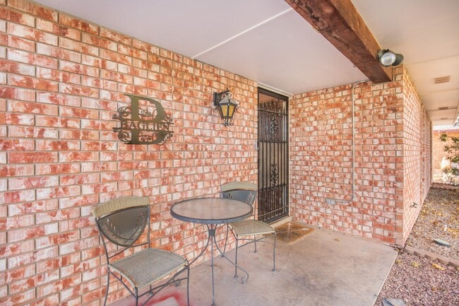 Photo - 3 Bedroom 2 Bathroom Home - Dogs Allowed & Large Backyard!