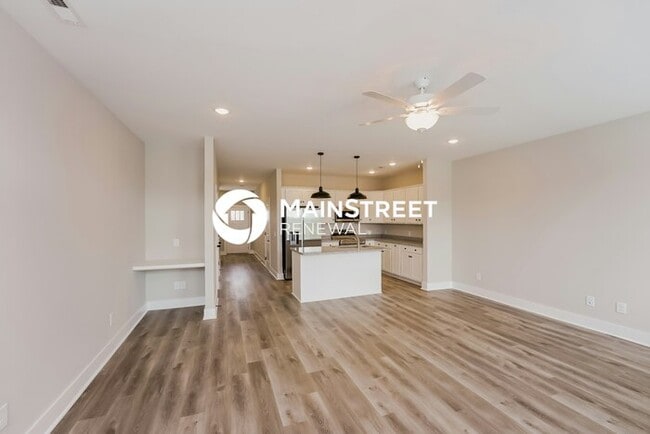 Photo - 3 Bedroom Pet-Friendly Home in Gallatin, TN with Main Street Renewal