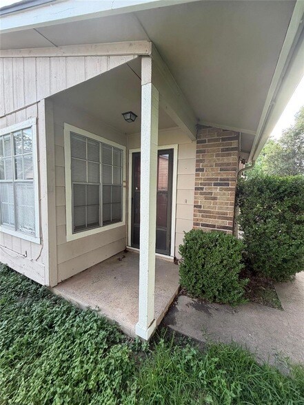 12218 Dundee Dr Unit A