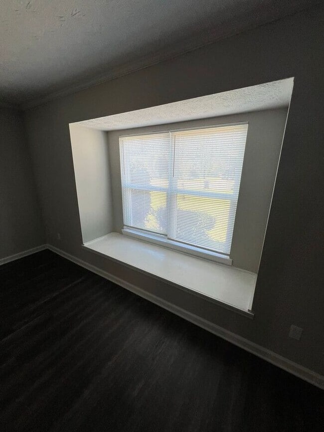 Photo - Ready Now!!! 2 bedroom 1.5 bath townhome off of Lenora Church Rd.!!