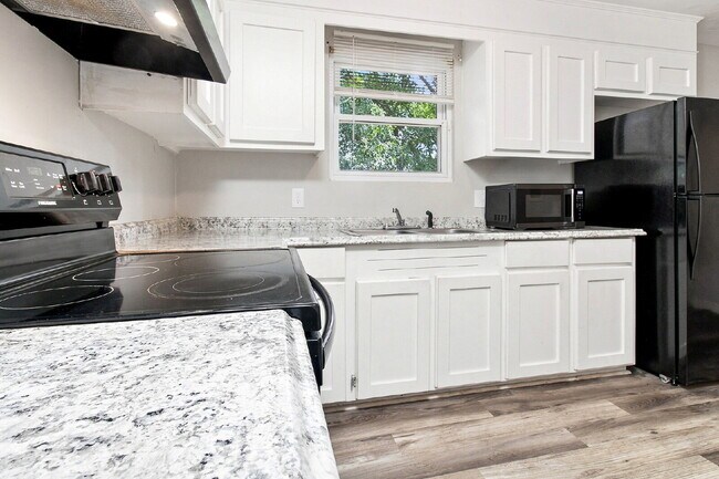 Photo - 400 Richcreek Rd