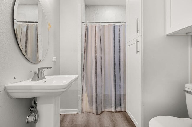 Photo - 8534 Woodlyn Rd