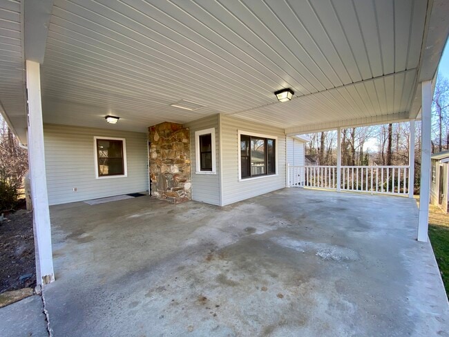 Photo - 729 Asbury Rd