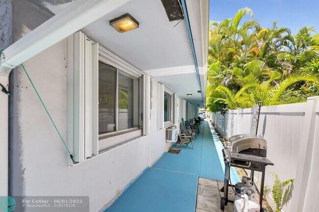 Photo - 1938 NE 7th St Unit 4