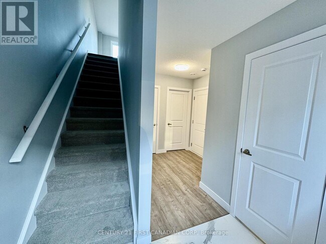 Photo - 349 Southdale Rd