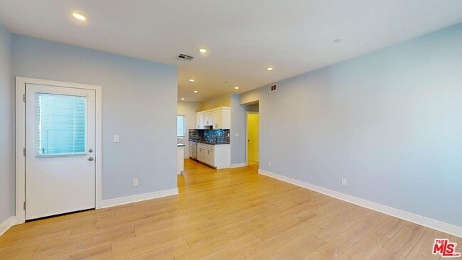 Photo - 146 1/2 Rosemont Ave