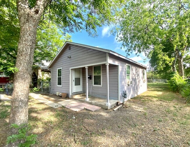 Photo - Adorable 2 bedroom 1 bath near Confluence ...